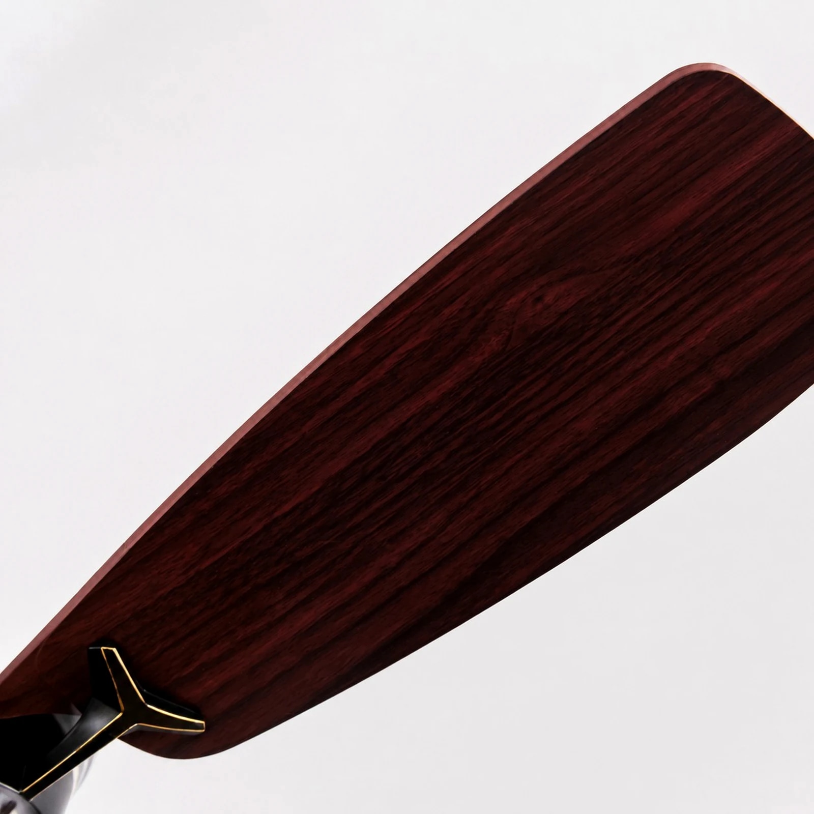 Dark wood-look blade detail