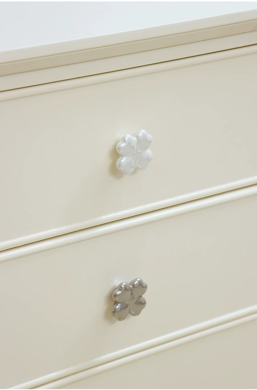 Four-Leaf Clover Pearl Cabinet Knob - image 14