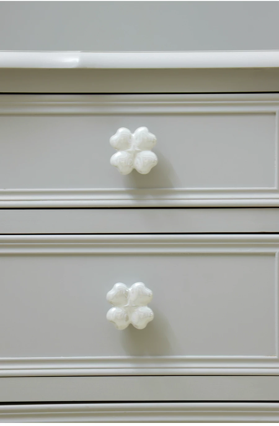 Four-Leaf Clover Pearl Cabinet Knob - image 15