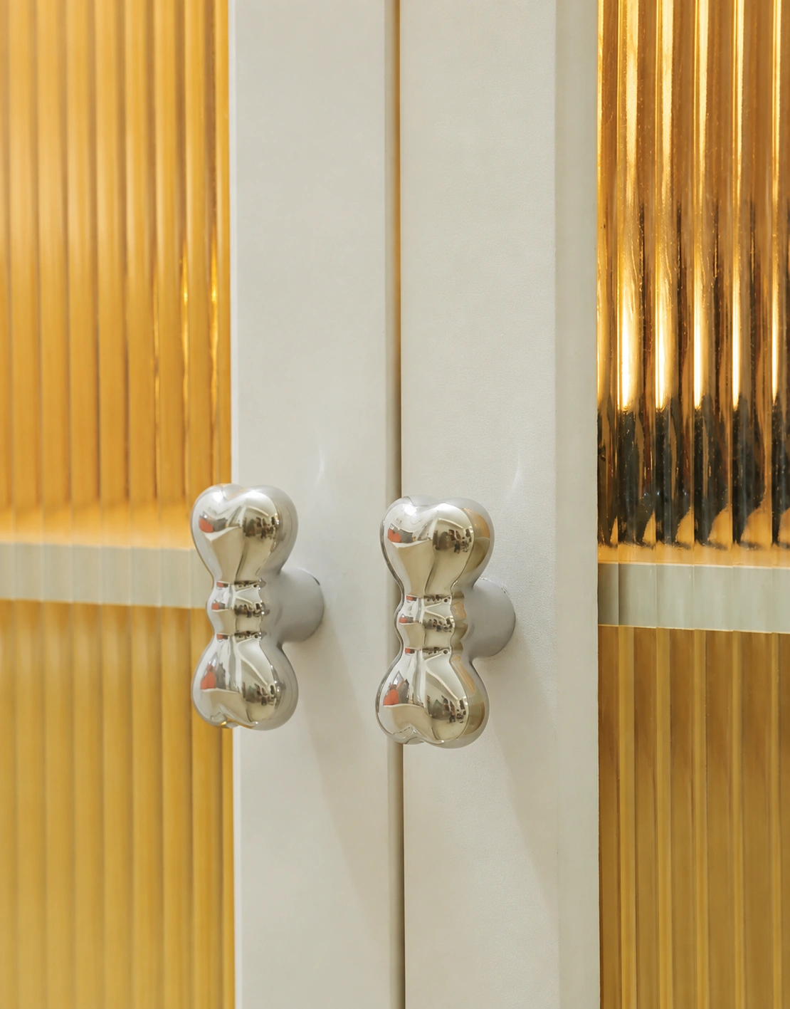 Bow Pearl Cabinet Knob - image 13